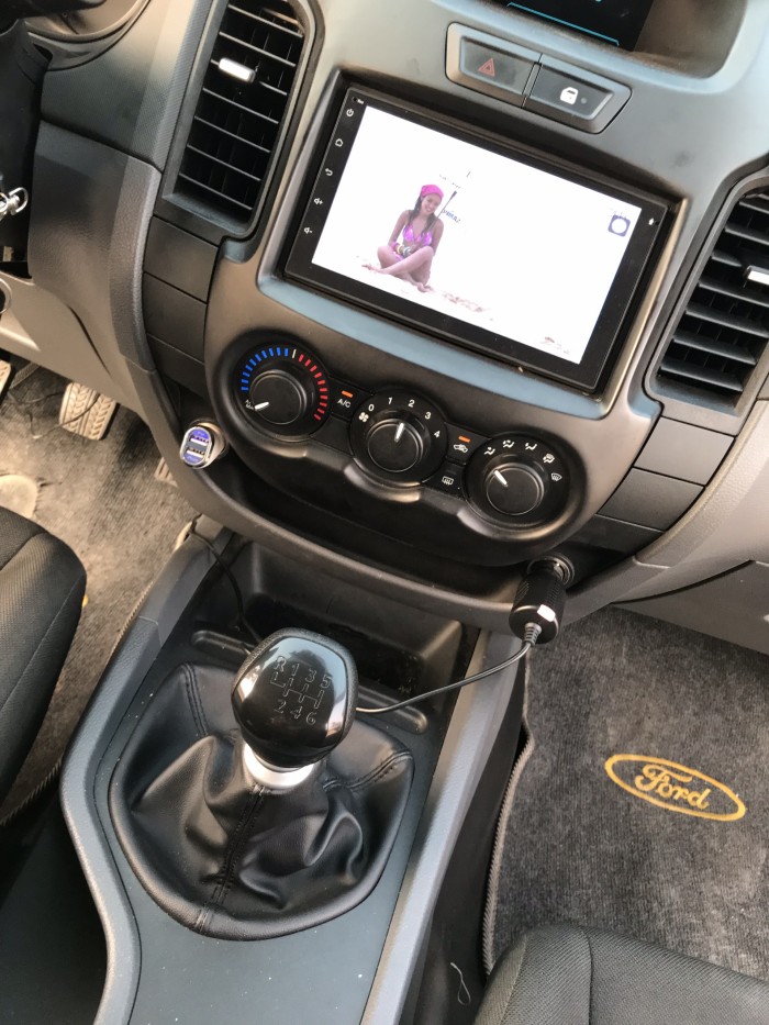 Bán Ford Ranger XLS 2.2MT máy dầu số sàn 1 cầu nhập Thái Lan 2016 /2017 biển SG mới 99%