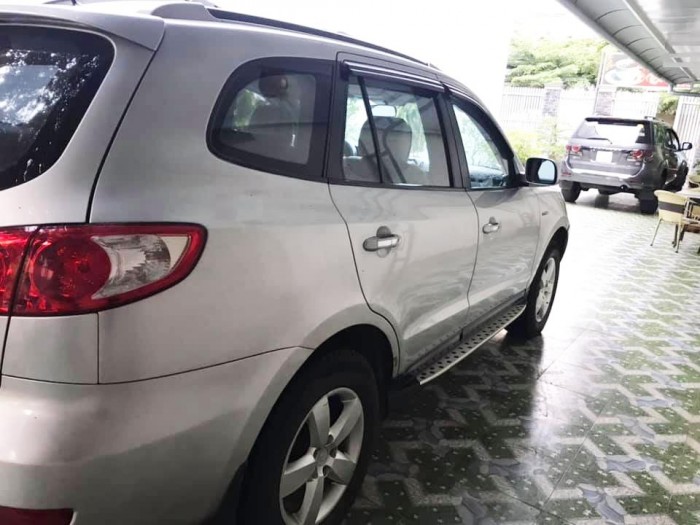 Cần tiền gấp bán xe Santafe 2009, số tự động, màu bạc, máy xăng hai cầu