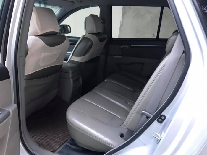 Cần tiền gấp bán xe Santafe 2009, số tự động, màu bạc, máy xăng hai cầu