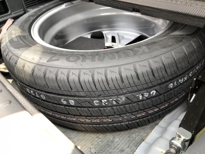 Bán Hyundai Tucson 2.0AT máy xăng bản đặc biệt sản xuất T9/2018 biển Bình Dương đi 3000km