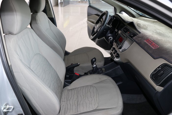 Bán Kia Rio sedan 1.4MT màu bạc số sàn nhập Hàn Quốc 2015 biển tỉnh đi 68000km