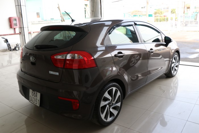 Bán Kia Rio 5 cửa 1.4AT màu nâu titan số tự động nhập Hàn Quốc 2015 đk 2016