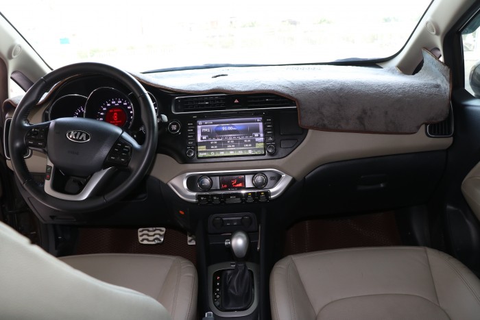 Bán Kia Rio 5 cửa 1.4AT màu nâu titan số tự động nhập Hàn Quốc 2015 đk 2016