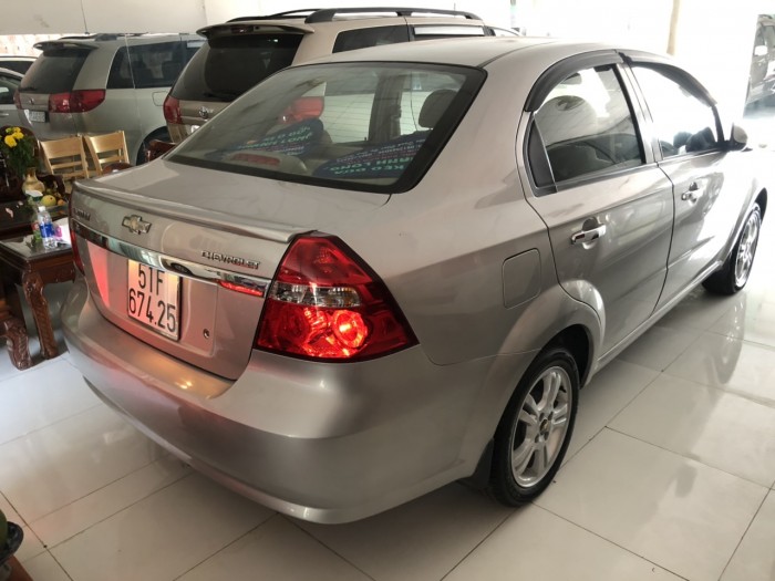 Bán Chevrolet Aveo LT 1.5MT màu bạc số sàn sản xuất 2016 biển Sài Gòn 1 chủ