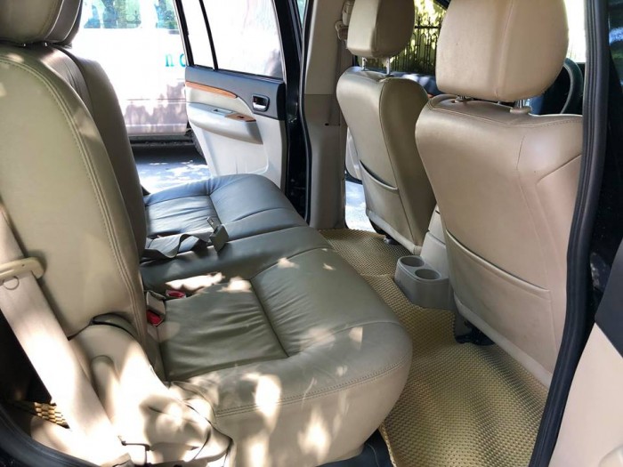 Bán Ford Everest 2011 at dầu màu đen rất mới