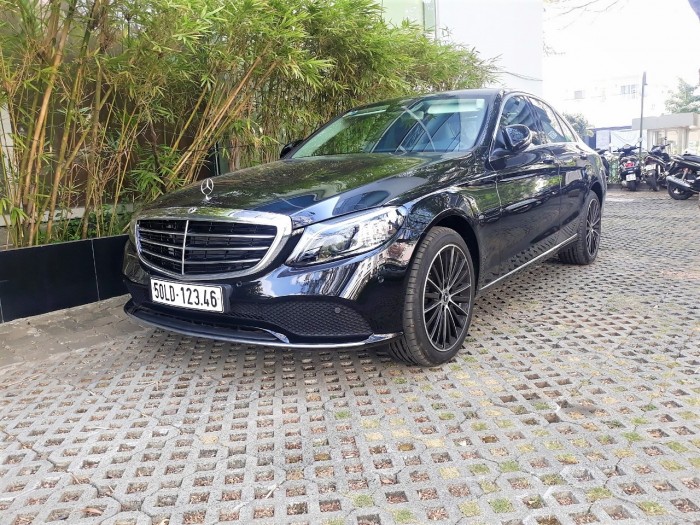 Bán Mercedes C200 cũ Exclusive 2019, lướt 4.000km, chính hãng tốt nhất
