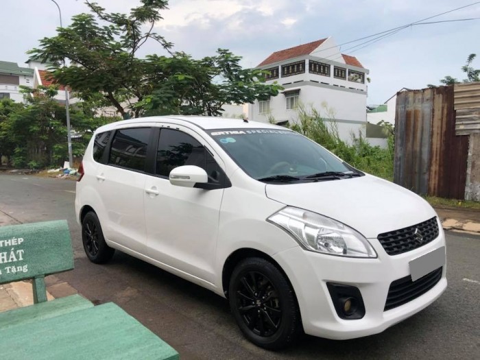 Bán Ertiga 2016 tự động Trắng xe gia đình đi ít, rất mới