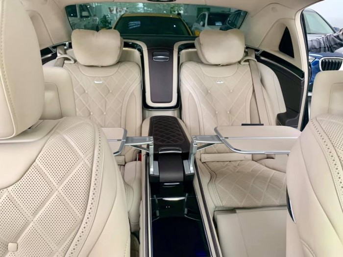 Maybach S600 2016 màu đen nội thất kem