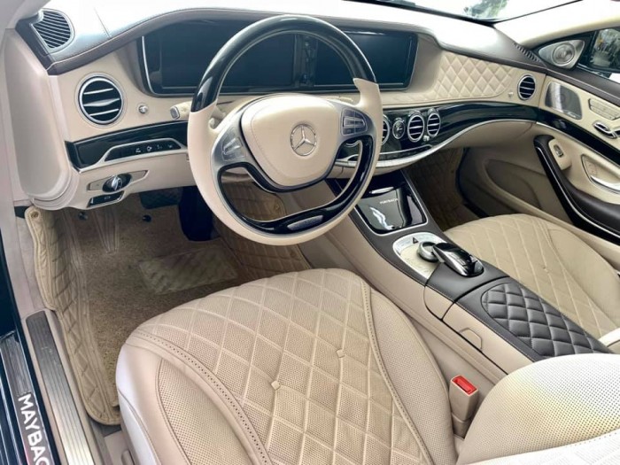 Maybach S600 2016 màu đen nội thất kem
