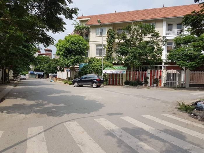 Nhà Làng Việt Kiều Châu Âu 150m2, MT9m