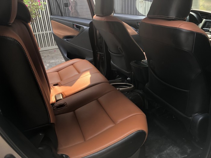 Bán Xe Innova 2017 số sàn màu Xám rất mới,