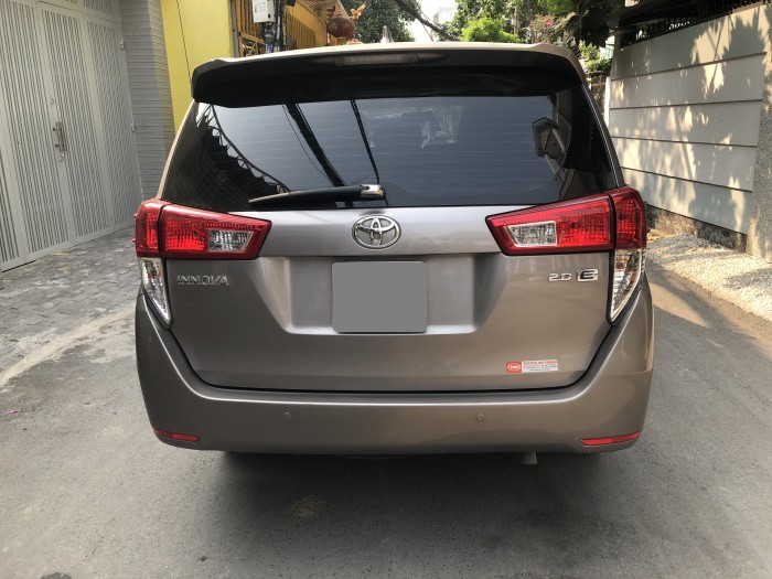 Bán Xe Innova 2017 số sàn màu Xám rất mới,