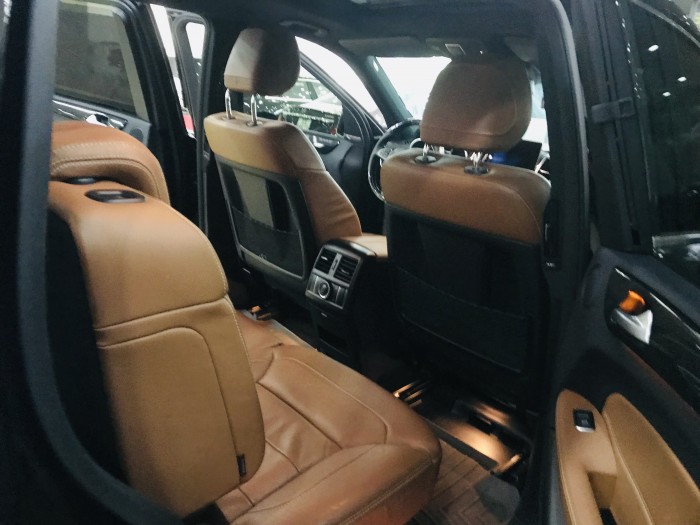 Bán Mercedes GLS 400 đã lên fom GLS 63,màu đen,sản xuất và đăng ký 2017,biển Hà Nội