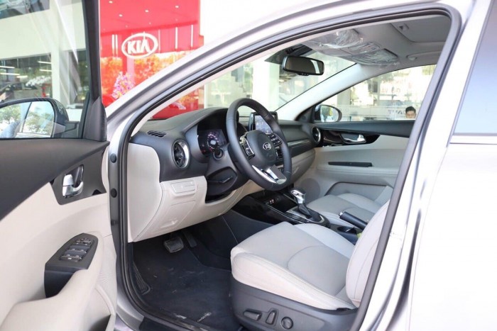 Bảng Giá Xe Kia Cerato Deluxe 1.6 AT Mới 2019 - Hỗ Trợ vay 85% - Xe Có Sẵn Giao Nhanh