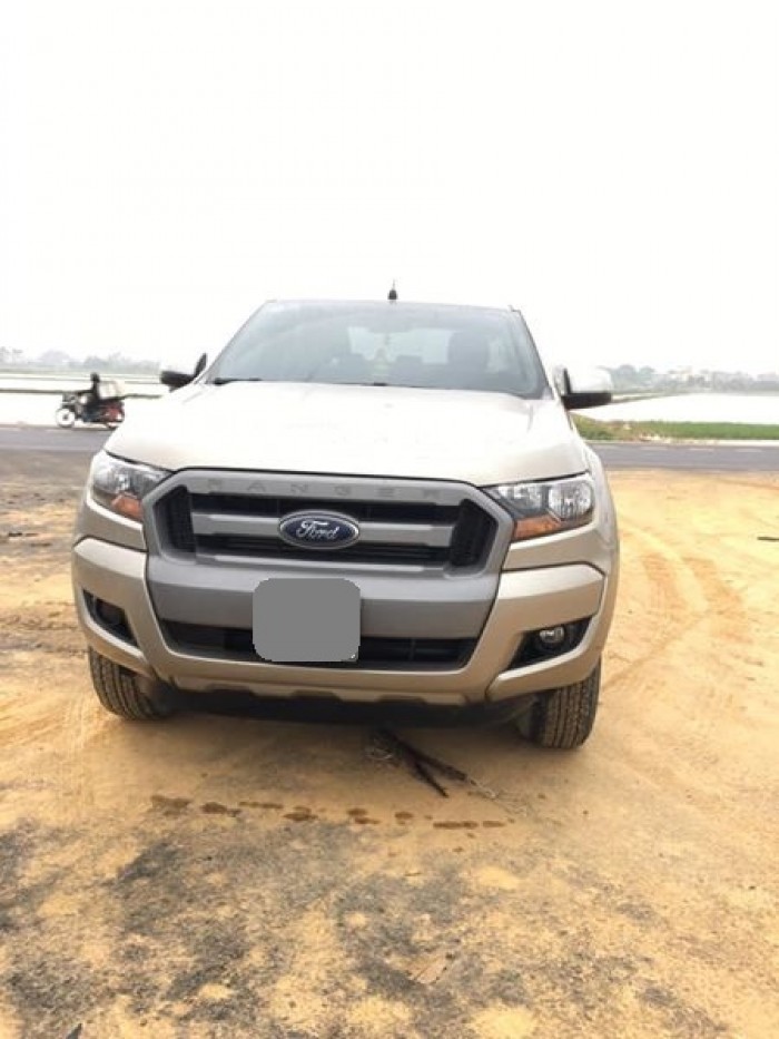 Bán Ford Ranger XLS 2016 tự động may dầu vàng kim tuyệt đẹp.