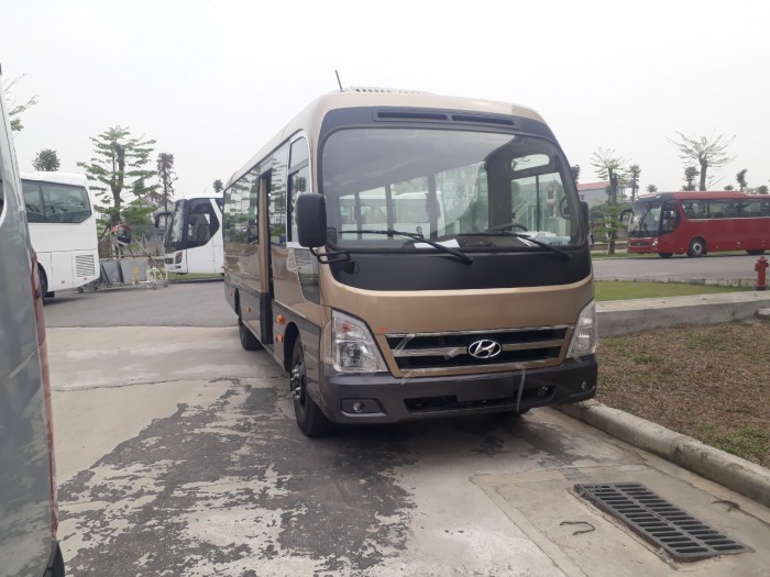 Hyundai County thành công lắp ráp, mới 100%