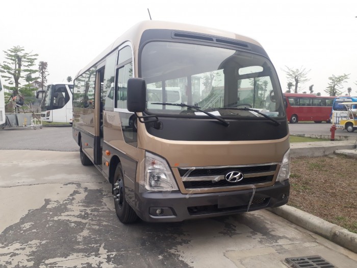 Hyundai County thành công lắp ráp, mới 100%