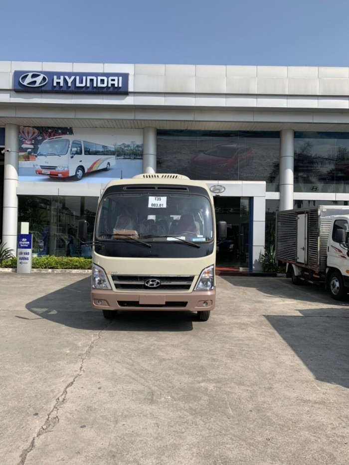 Hyundai County thành công lắp ráp, mới 100%