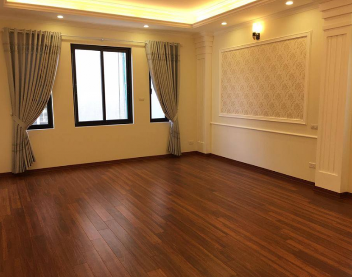 Nhà mới Trần Quốc Hoàn, Cầu Giấy. 60m2x5 tầng, gara ô tô