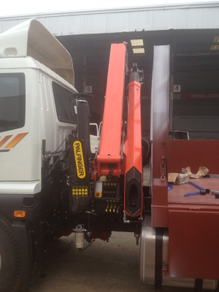 Xe tải 9 tấn Thaco Auman C160.C170 gắn cẩu gấp PALFINGER model PK11002 ( 3 tấn )