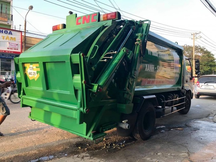 Xe Rác hino 5 khối -''vào thành phố''