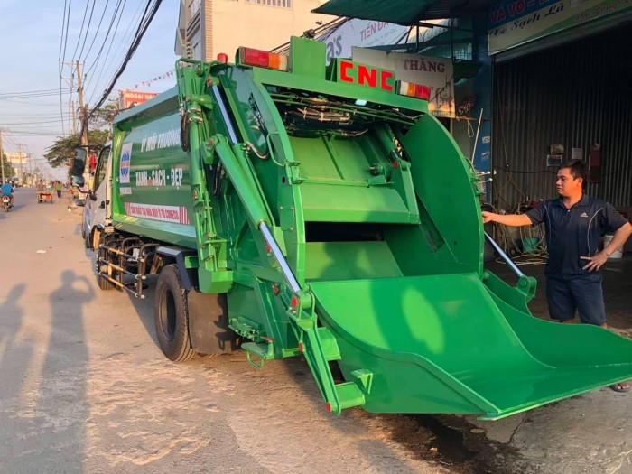 Xe Rác hino 5 khối -''vào thành phố''