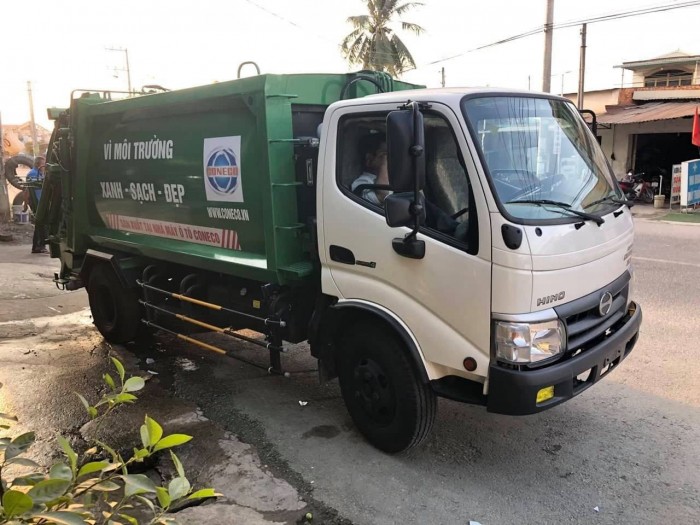 Xe Rác hino 5 khối -''vào thành phố''