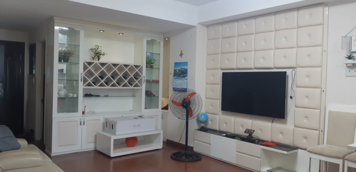 Chính chủ bán gấp căn hộ 62m2, 2 ngủ, đồ cơ bản, Chung cư Nghĩa đô, 106 Hoàng Quốc Việt.