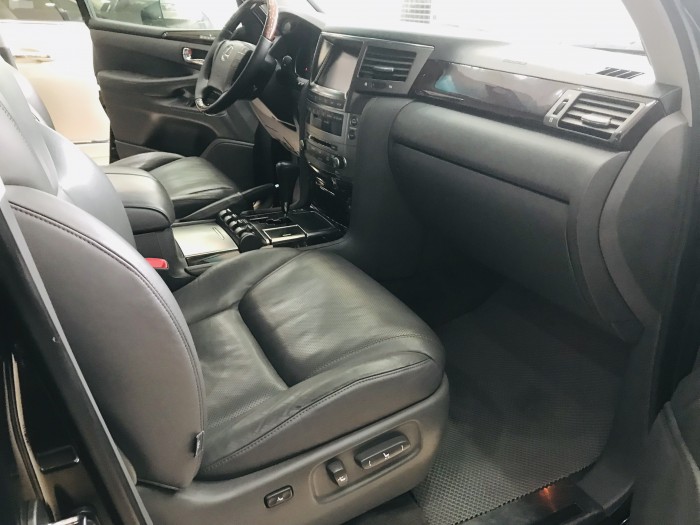 Bán Lexus LX570 nhập Mỹ,màu đen, sản xuất 2010,đăng ký 2011, đã lên form 2015, xe siêu đẹp, biển Hà Nội