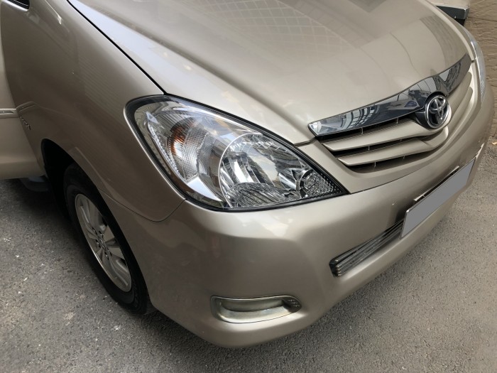 Bán Innova GSR 2011 số sàn bảo cao cấp màu Vàng kim tuyệt.