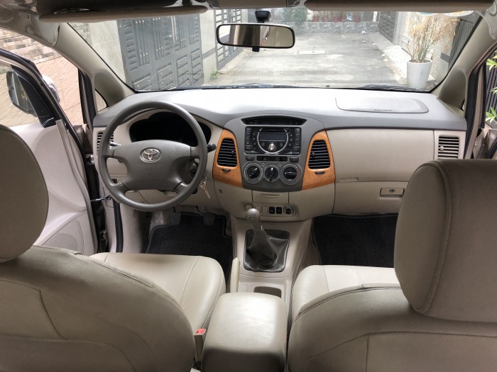 Bán Innova GSR 2011 số sàn bảo cao cấp màu Vàng kim tuyệt.