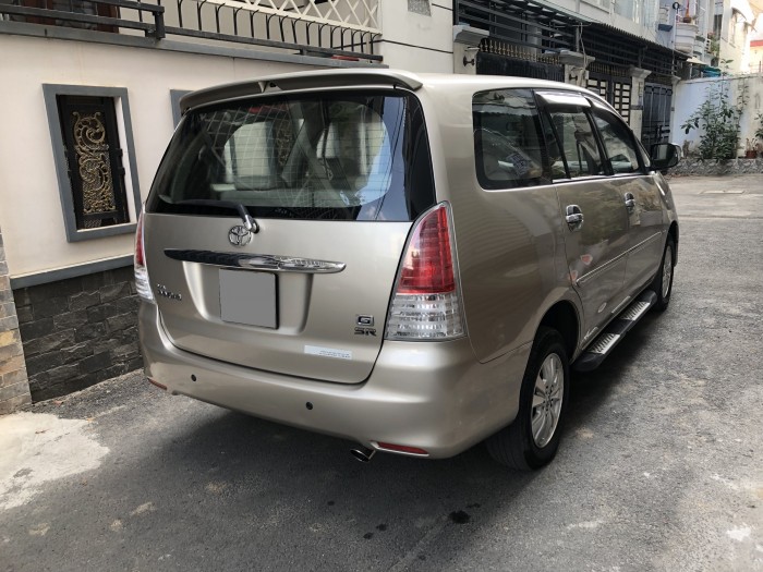 Bán Innova GSR 2011 số sàn bảo cao cấp màu Vàng kim tuyệt.
