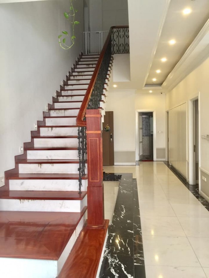 Building thang máy mặt phố Minh Khai, Hai Bà Trưng, 155m2, quy hoạch ổn định