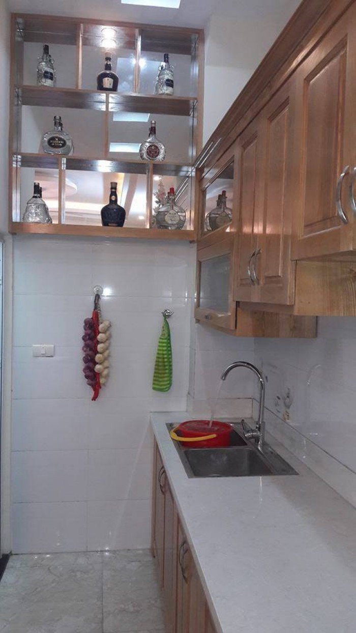 BÁN NHÀ, mặt tiền 6M, gần Hồ Văn Chương, diện tích 32m2 x 5T