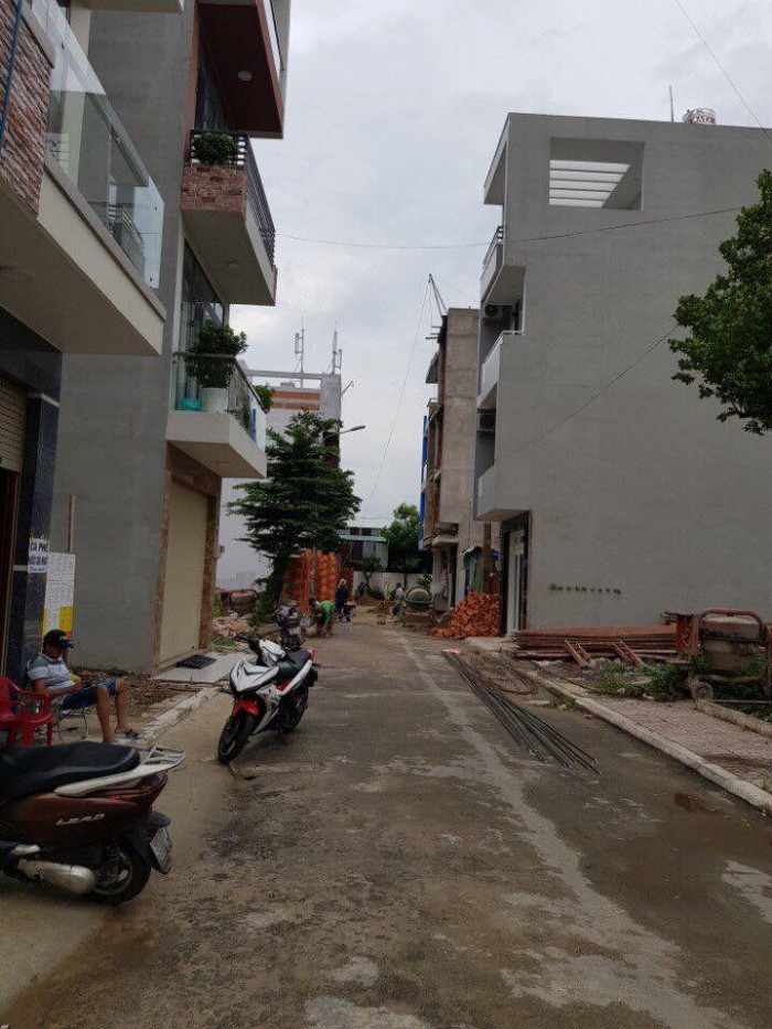 Nhà mới xây Nguyễn Hữu Dật, Tân Phú, 3 tấm hẻm 7m, sổ hồng chính chủ.