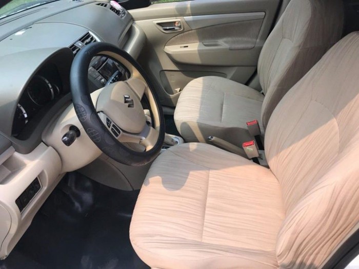 Bán Suzuki Ertiga 2017 tự động nhập Khẩu màu Trắng tuyệt mới