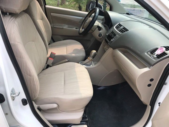 Bán Suzuki Ertiga 2017 tự động nhập Khẩu màu Trắng tuyệt mới