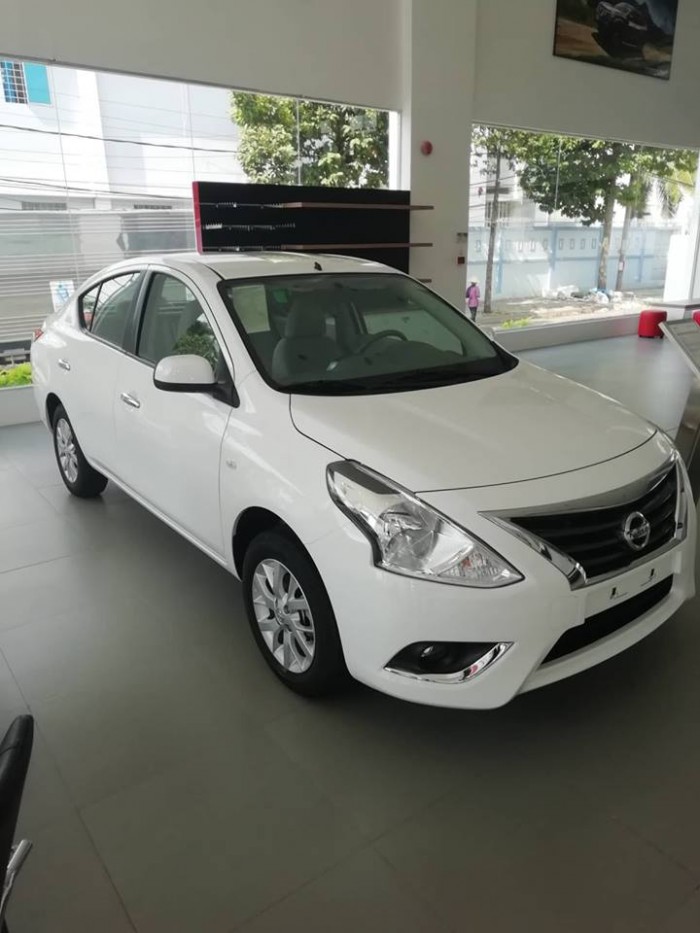 Nissan sunny giá cực sốc