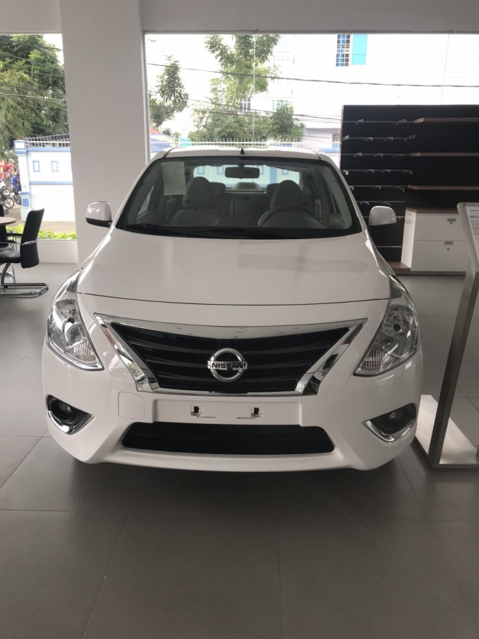 Nissan sunny giá cực sốc
