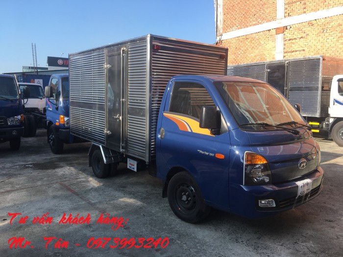 Xe tải Porter H150 thùng mui bạt tải trọng 1,49 tấn