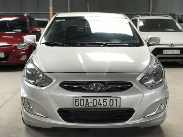 Bán Hyundai Accent 1.4AT màu bạc số tự động nhập Hàn Quốc 2012 biển Đồng Nai đi 41000km