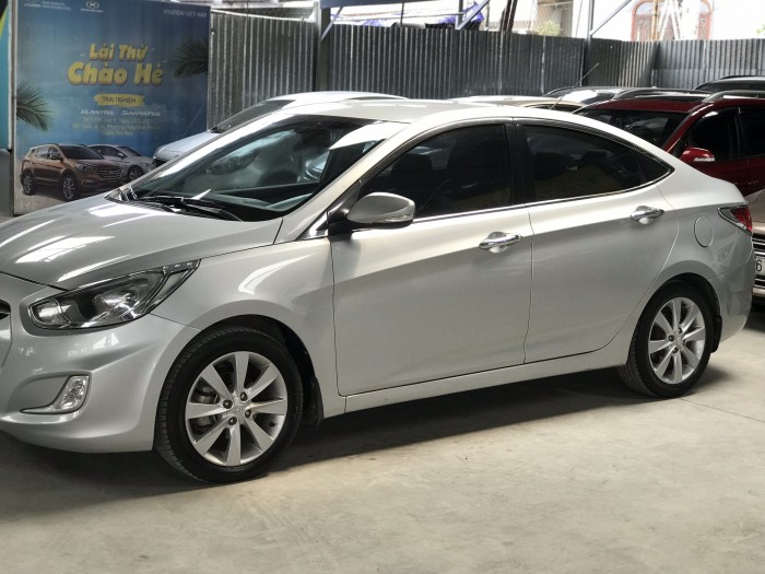 Bán Hyundai Accent 1.4AT màu bạc số tự động nhập Hàn Quốc 2012 biển Đồng Nai đi 41000km
