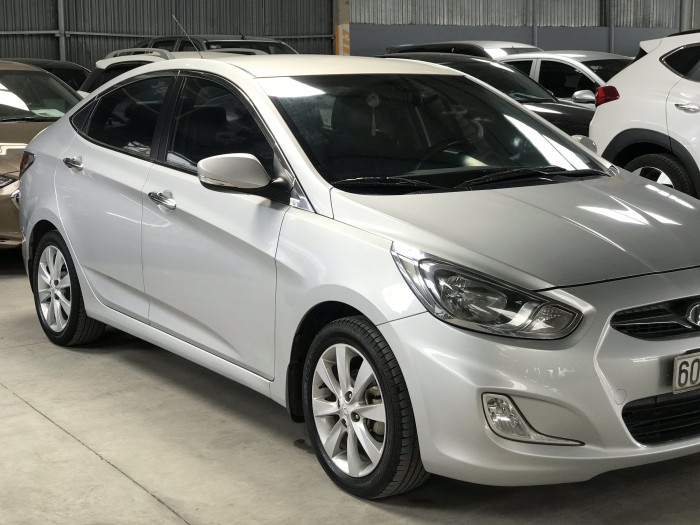 Bán Hyundai Accent 1.4AT màu bạc số tự động nhập Hàn Quốc 2012 biển Đồng Nai đi 41000km
