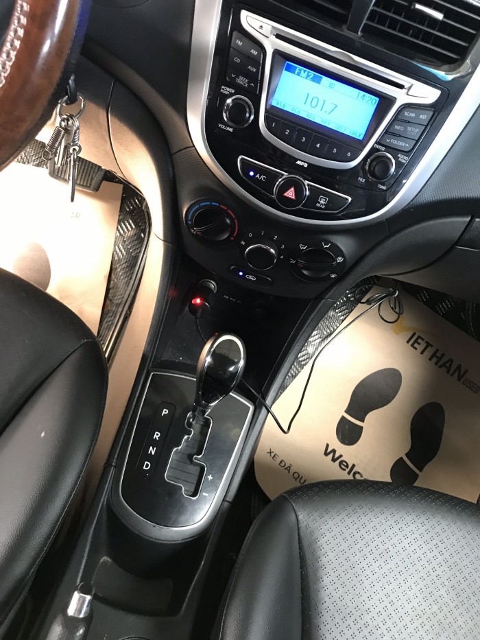 Bán Hyundai Accent 1.4AT màu bạc số tự động nhập Hàn Quốc 2012 biển Đồng Nai đi 41000km
