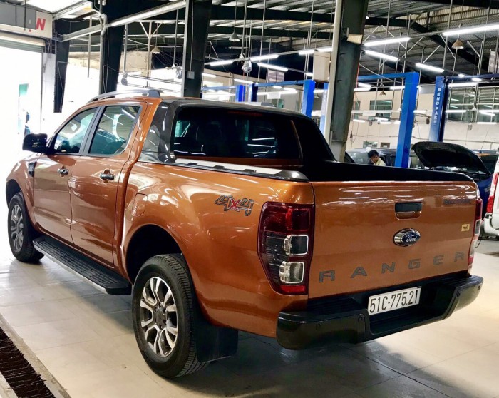 Ranger Wildtrak 3.2, 2016, số tự động, màu đỏ cam, xe đẹp từ trong ra ngoài