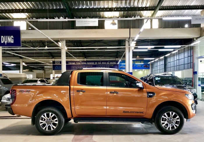 Ranger Wildtrak 3.2, 2016, số tự động, màu đỏ cam, xe đẹp từ trong ra ngoài