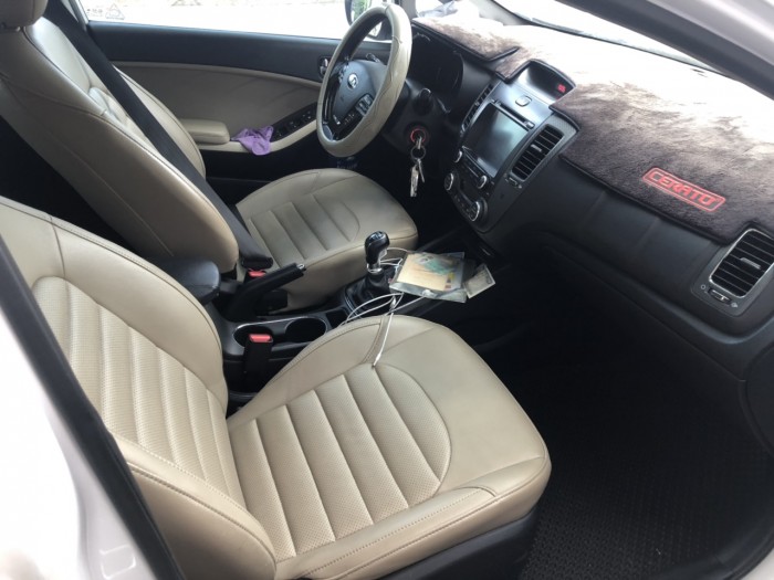 Bán Kia Cerato 1.6MT màu trắng số sàn bản đủ sản xuất 2017 đi 32000km