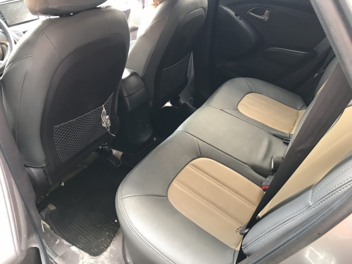 Bán Hyundai Tucson 4WD 2.0AT màu xám số tự động nhập Hàn Quốc 2011 biển Bình Dương