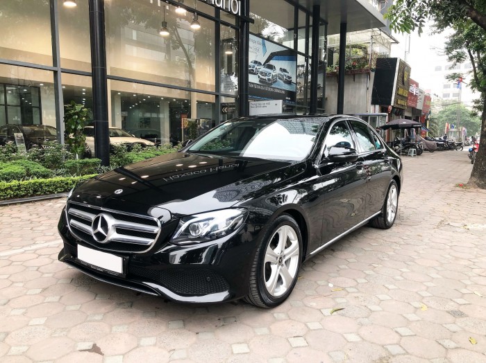 Xe lướt - Mercedes E250 2018 cũ màu Đen chính chủ giá tốt