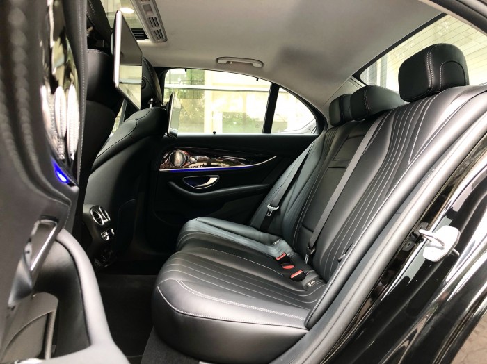 Xe lướt - Mercedes E250 2018 cũ màu Đen chính chủ giá tốt